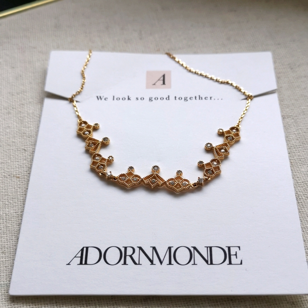 Adornmonde necklace